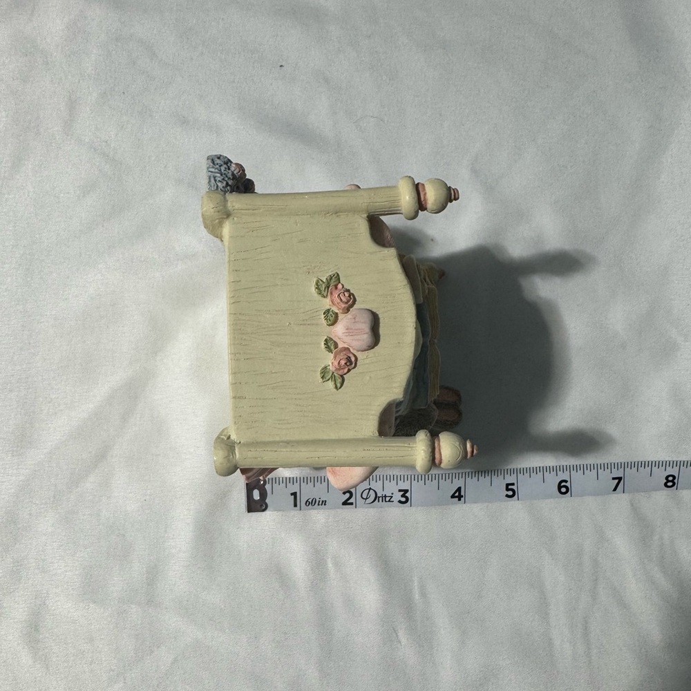 FIGI Snuggle Buddies “Tucked In Bed” Figurine Music Box – 1990s - Picture 11 of 11